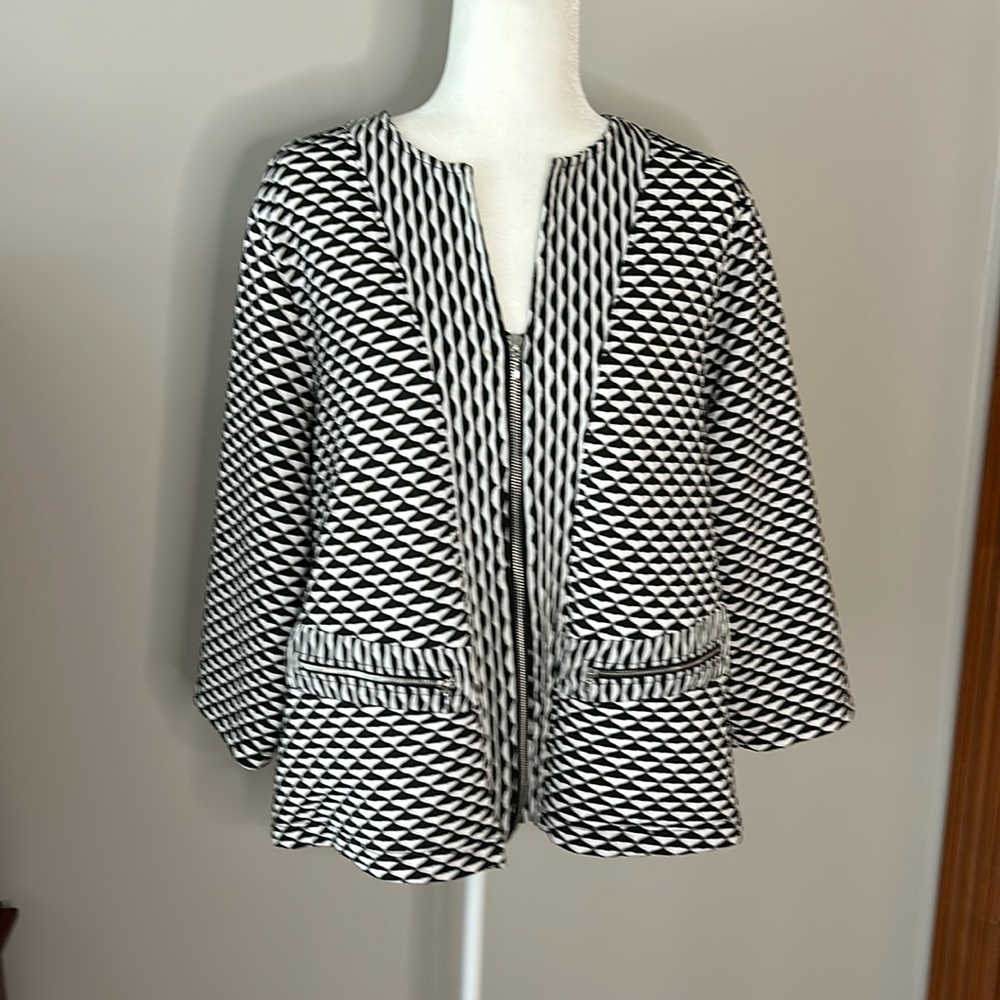 Chicos black-and-white textured jacket with front zipper and zipper pockets